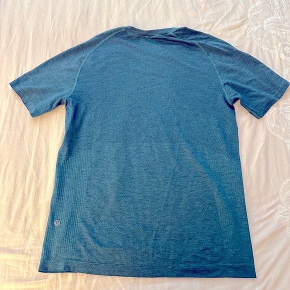 Lululemon Metal Vent Tech Short Sleeve Shirt Night Sea Soft Denim - Picture 2 of 4